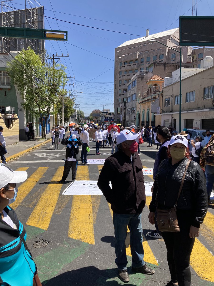 lizettlc's tweet photo. Las y los maestr@s del Estado de México ¡exigimos solución a nuestras demandas!
@alfredodelmazo @delfinagomeza @SEP_mx @SepEdomex @lopezobrador_ https://t.co/6LcKUENB0N