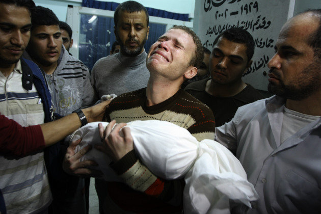 eli_aramburo's tweet photo. Donde están los indignados por los niños palestinos y sus familias? 
Donde están las sanciones para Israel? 
Ah todos los que usan la banderita de Ucrania indignados.
Cuando eeuu, Israel, la corona británica cometen atrocidades.
Donde esta su indignación y las sanciones? https://t.co/Wt5DQv7JfR