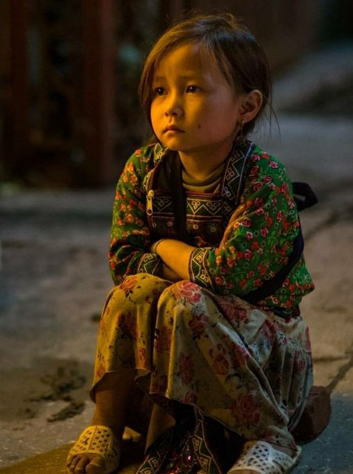 ''Garip değilim, ama kötüyüm. Böyle olurum bazen. Canım hep ağlamak ister.''

Tolstoy