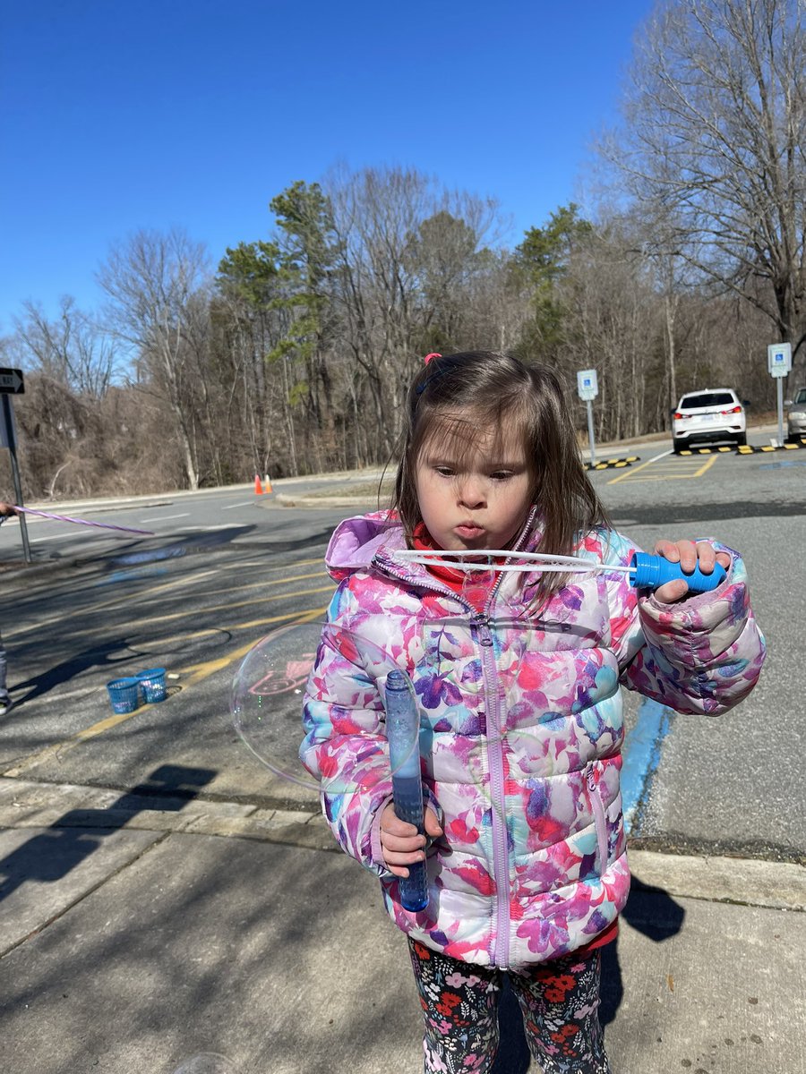 jedwardsAC's tweet photo. Sometimes you just need to get outside and feel the warm, fresh air to reset before going back into the classroom to continue learning! Their laughter and smiles keep us going ☀️😊@rhandrewselem https://t.co/K9xjKTGqFh