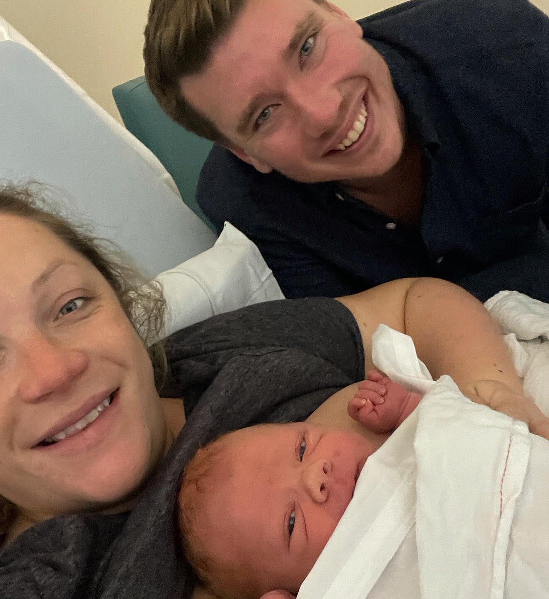 Lucy Bourne tweet media