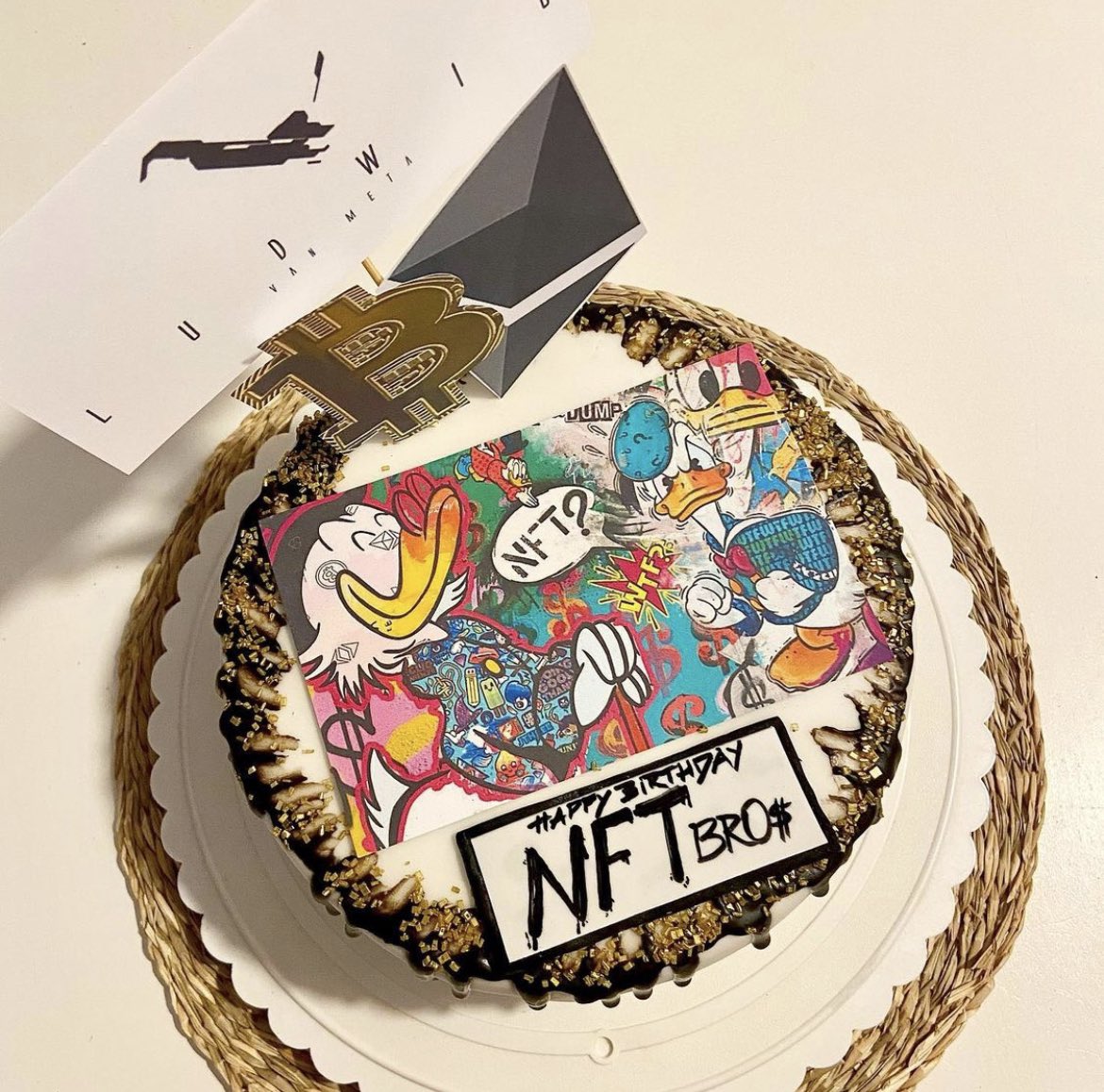 lordkkq's tweet photo. Celebrating #Birthday in #Metaverse 🎉🥳

Just received a very tasty #NFTCAKE from @bellecake 😋

Thank you so much it was delicious 🤤 

#nftcake #nftart #nftcommunity #NFTs #NFTartist #NFT https://t.co/nnG3NmPdWH