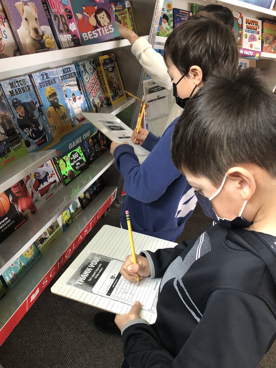 It’s finally here! The kids are reeling with excitement, basking in the glimpse of normalcy and giddy for the fresh-off-the-press books! Here’s the virtual link, just in case you can’t make it in! virtualbookfairs.scholastic.ca/pages/5173304 📚#rtla38