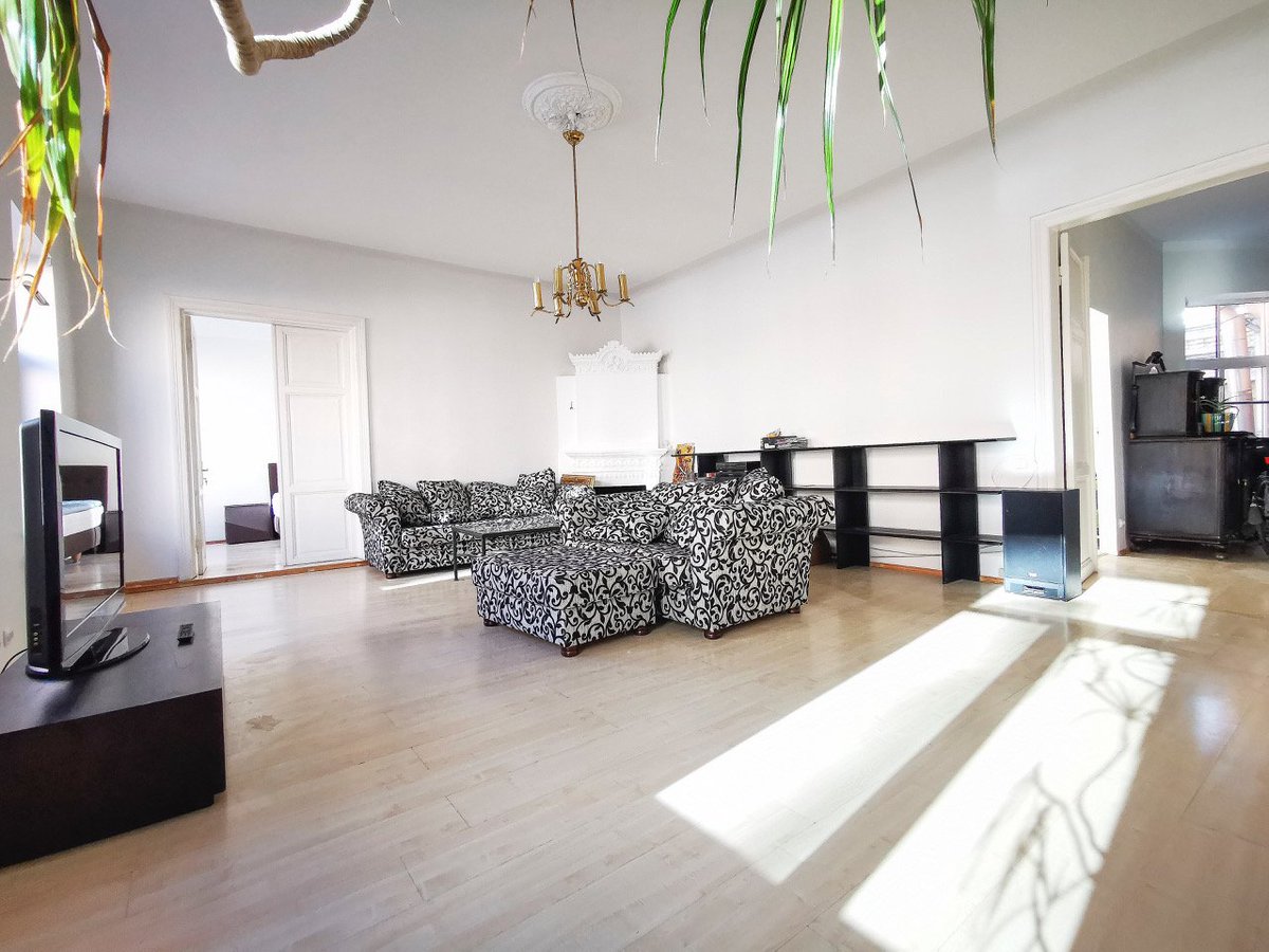 Izīrēju afigenno 145 m/2 dzīvokli Rīgas centrā Tērbatas 68 (Matīsa ielas krustojums) 
m.facebook.com/story.php?stor…