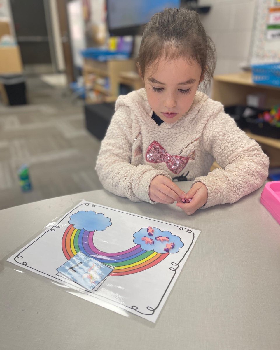TaylorBocook's tweet photo. Practicing decomposing numbers today in small group! 🦄🌈➕➖ https://t.co/gewodz2N6T