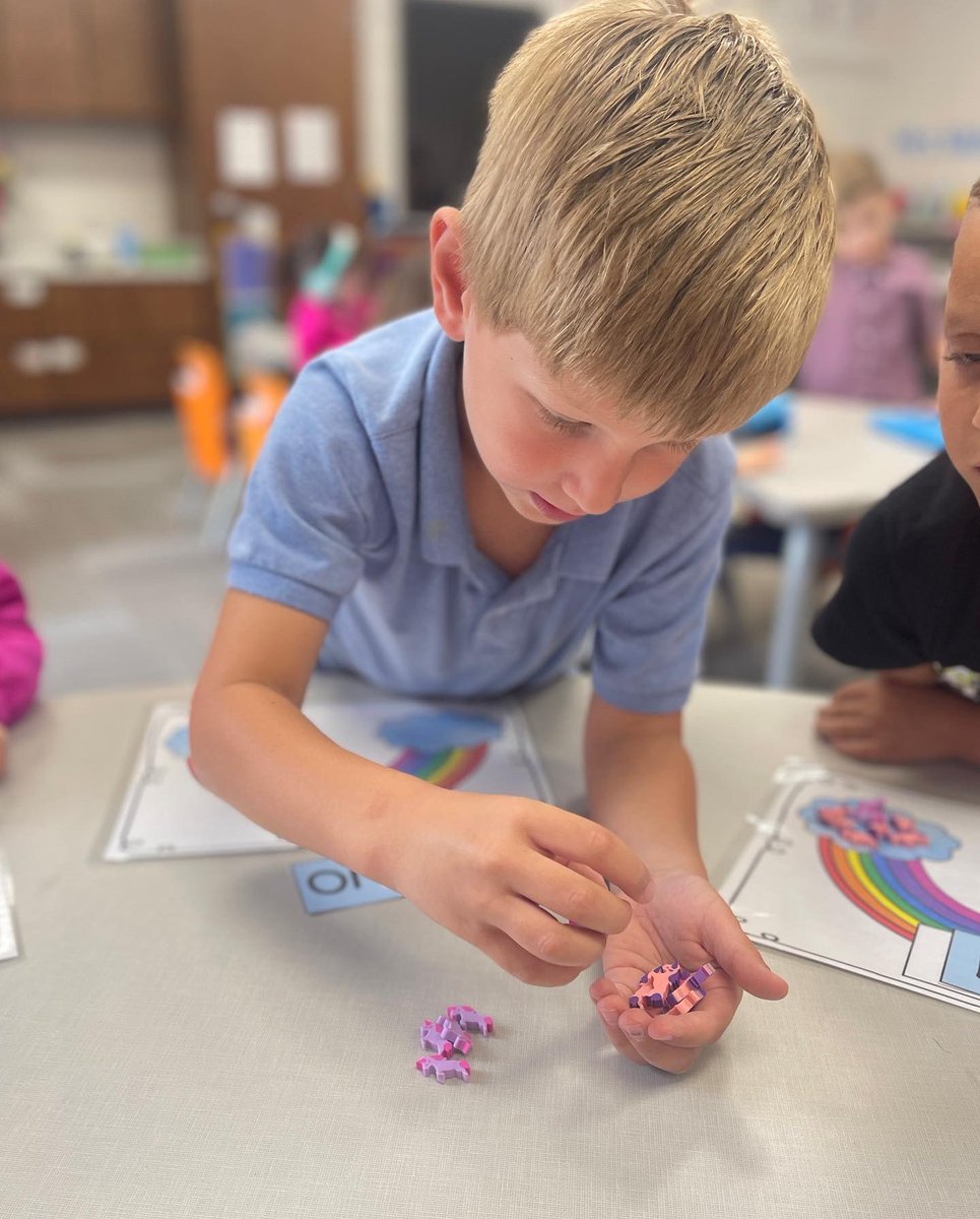 TaylorBocook's tweet photo. Practicing decomposing numbers today in small group! 🦄🌈➕➖ https://t.co/gewodz2N6T