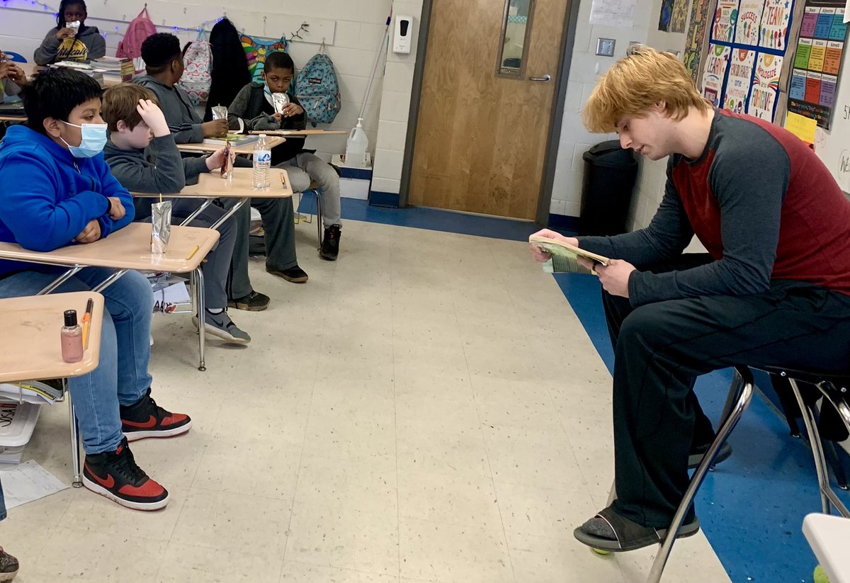 PIC_FCPS's tweet photo. #ReadAcrossAmerica has officially started at ⁦@OESrockSTARS⁩  !
Here, our guest-reader shares HIS favorite 5th-grade-book with Ms. Janet’s 5th Grade!  #ReadingIsForever ⁦@toddk226⁩ ⁦@whatsitdoinonya⁩ ⁦@FCPSchoolsTN⁩ ⁦@Supt_Hamlett⁩ https://t.co/rPeLvYa4z6
