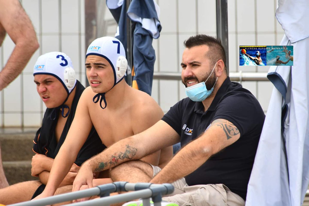 CNECHEYDE's tweet photo. 🧵(HILO) ESPECTACULAR 🔝 finde para la #CanteraEcheydeTimbeque 🤽‍♂️:

✅Triunfo del #TenerifeEcheydeTimbeque Absoluto💪🏻, con jóvenes y veteranos del Máster, ante el CN Océano (4-10) y derrota ❌ peleando de tú a tú al #UniónWPTF (9-11) en el @cn_metropole 🥅

📷 @ALFREDORUPEREZ https://t.co/6Cb4LL7Vm7