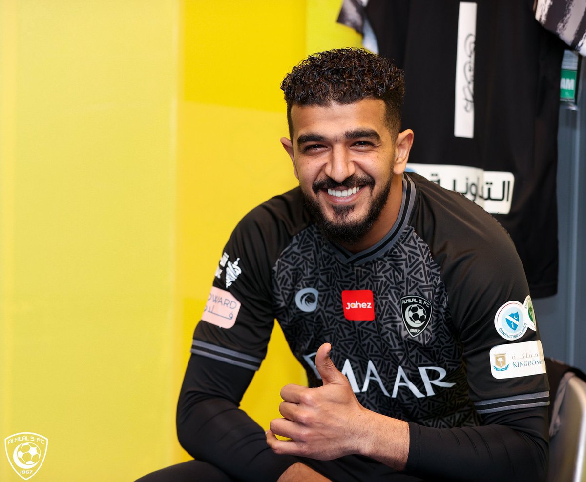SawtAlhilal7's tweet photo. 🚨| سؤال اليوم : 

- هل عبدالله المعيوف يُعتبر اسطورة من أساطير الهلال 🤔⁉️. https://t.co/0RHyeEjFnf
