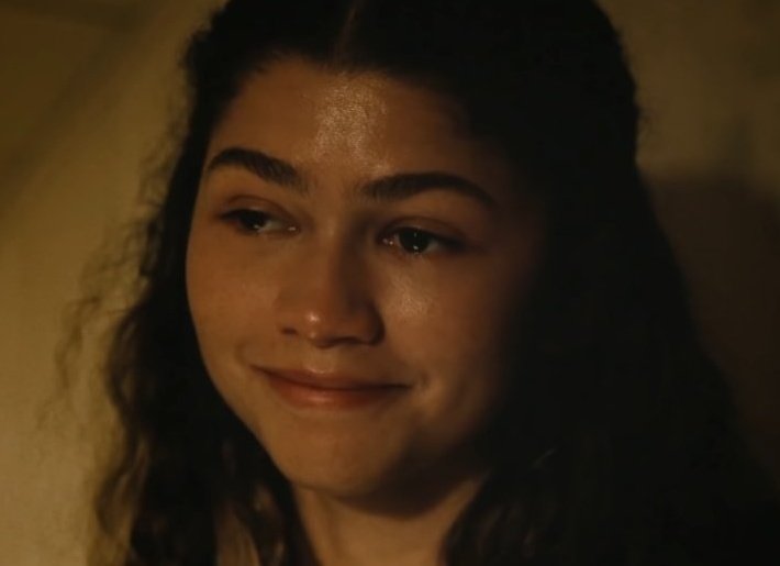 duckpromosbtc's tweet photo. CURIOSIDADE:

A música que Elliot canta para Rue no último episódio foi composta por Zendaya e Labrinth. https://t.co/VgbeRRJqQD