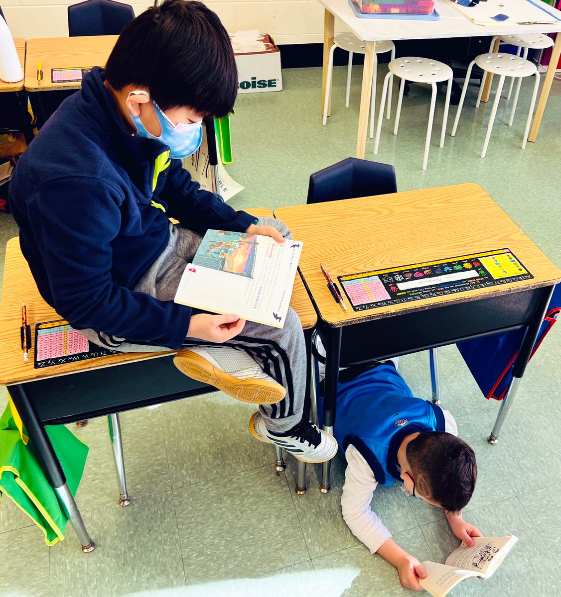 2FBHE's tweet photo. 2F:Read Across America has begun- STOP,DROP &amp; READ! #itsgottabeBHE #ReadAcrossAmerica https://t.co/i2DvQLz0zO