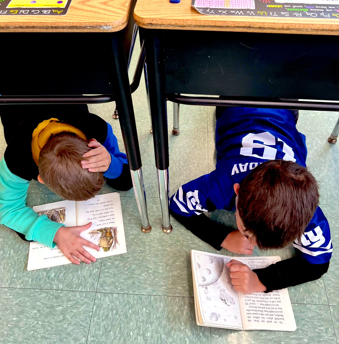 2FBHE's tweet photo. 2F:Read Across America has begun- STOP,DROP &amp; READ! #itsgottabeBHE #ReadAcrossAmerica https://t.co/i2DvQLz0zO