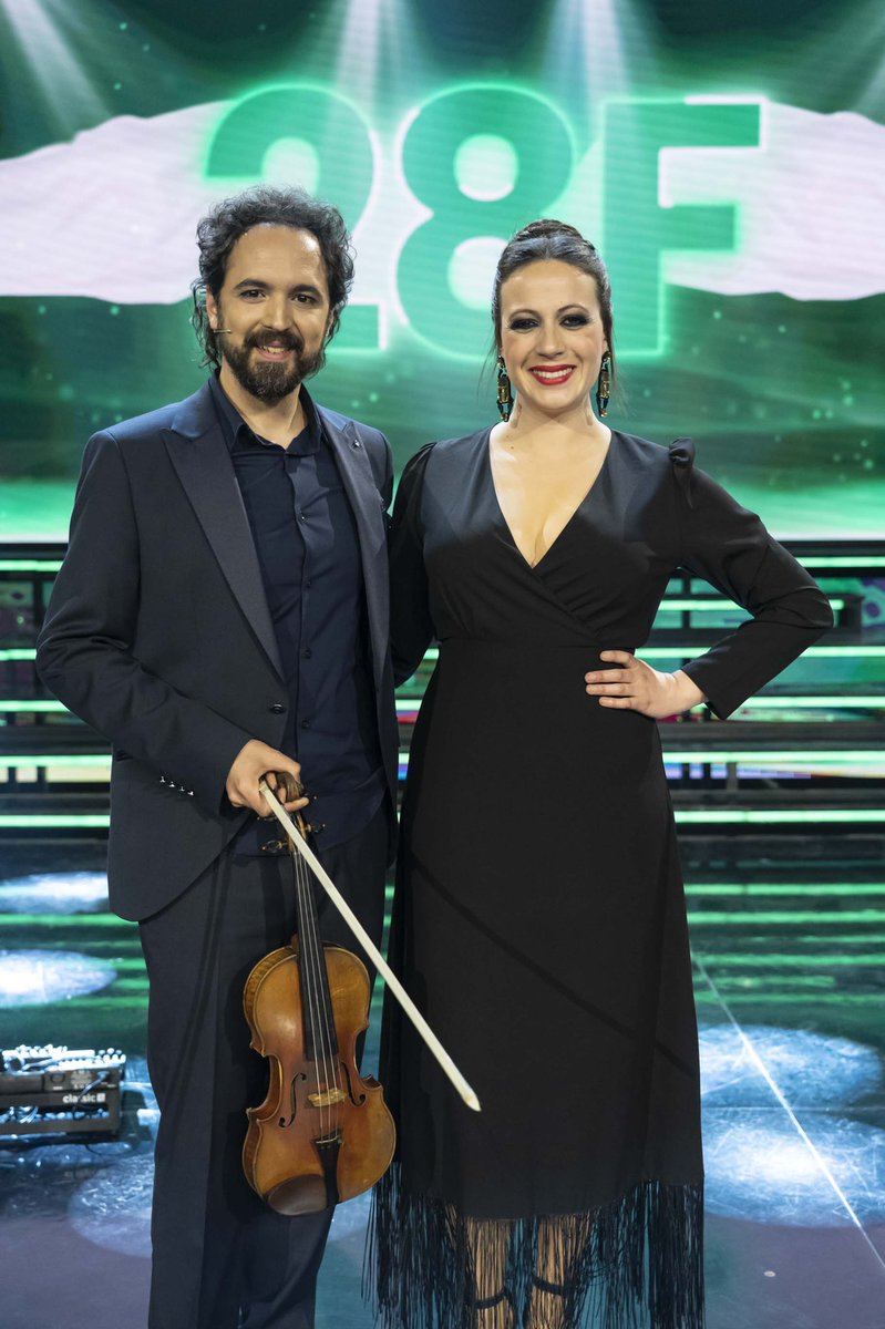 María Villalón (@maria_villalon) on Twitter photo Hoy tengo la suerte de estar como invitada cantando junto a mi @jesusreinaviolin en este pedazo de Especial 28F de <a href="/tierratalentotv/">Tierra de Talento</a> presentado por mis queridos @_manusanchez_ <a href="/Evaruizcanalsur/">Eva Ruiz</a> y <a href="/teresamartinb/">Teresa Martin</a> 💚🤍💚
📺 A partir de las 22:40 en <a href="/canalsur/">CanalSur</a> 😊 Hoy tengo la suerte de estar como invitada cantando junto a mi @jesusreinaviolin en este pedazo de Especial 28F de <a href="/tierratalentotv/">Tierra de Talento</a> presentado por mis queridos @_manusanchez_ <a href="/Evaruizcanalsur/">Eva Ruiz</a> y <a href="/teresamartinb/">Teresa Martin</a> 💚🤍💚
📺 A partir de las 22:40 en <a href="/canalsur/">CanalSur</a> 😊