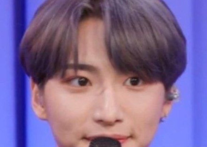 DDE0NGBYE0LI's tweet photo. eu sou completamente apaixonada em como os olhinhos do seonghwa ficam quando ele olha pra um ponto específico, na minha cabeça é a coisinha mais adorável desse mundo https://t.co/j9RknBQPiF