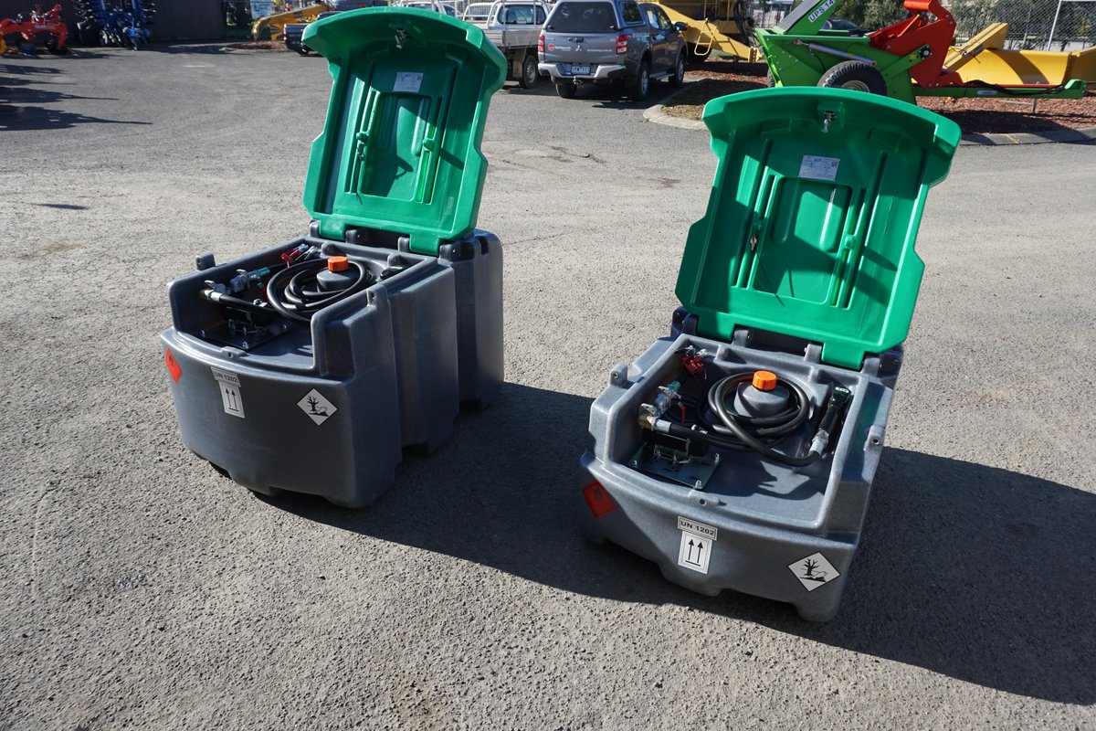 OzAG_Machinery's tweet photo. JFC Fuel Tanks - Available in 250L or 425L.
As standard, the device is equipped with a pump, delivery hose, cushioned mounting plate & automatic pistol.
***Also available in 5000L***
#werefarmerstoo #ozvalue #jfc #fuel #diesel #fuelpump #atthepump #saveonfuel #oftm #fuelcells https://t.co/39Bxzt0Z8a