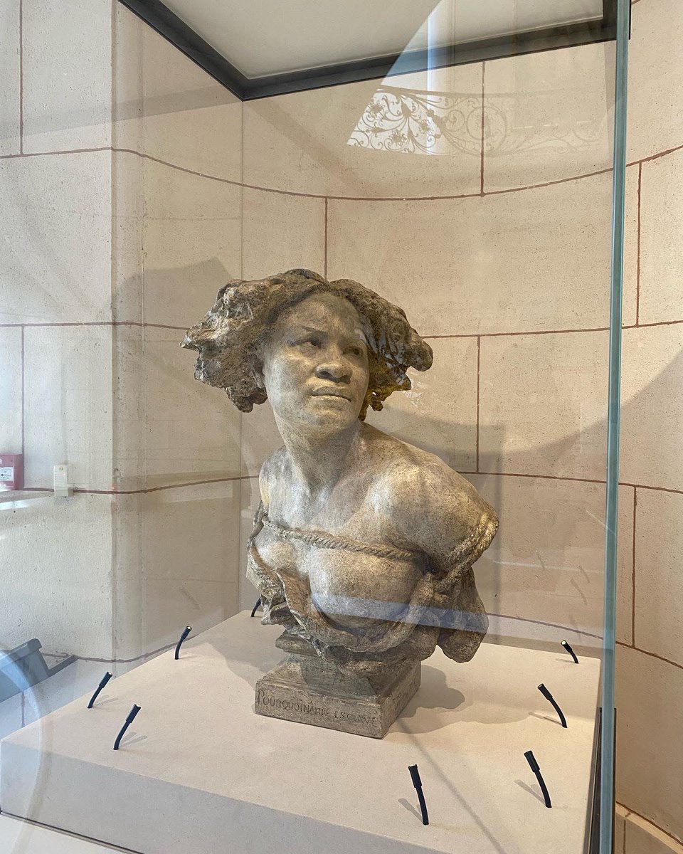 watv_oak's tweet photo. Photos in order of location: Pourquoi naître esclave at the Petit Palace, and King Cophetua and the beggar maid at the Petit Palace. (6/6) https://t.co/xQix7SZShL