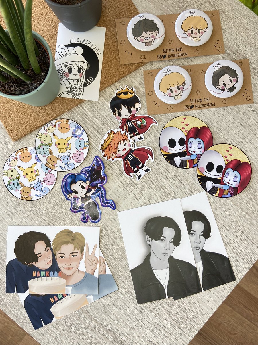 liloinshadow's tweet photo. @JW_Arte Holi 🤟
Soy Lilo, estaré en el stand 108 con merch 100% Handmade de Anime, Juegos y BTS.
✨☺️ https://t.co/BwBBc2izYf