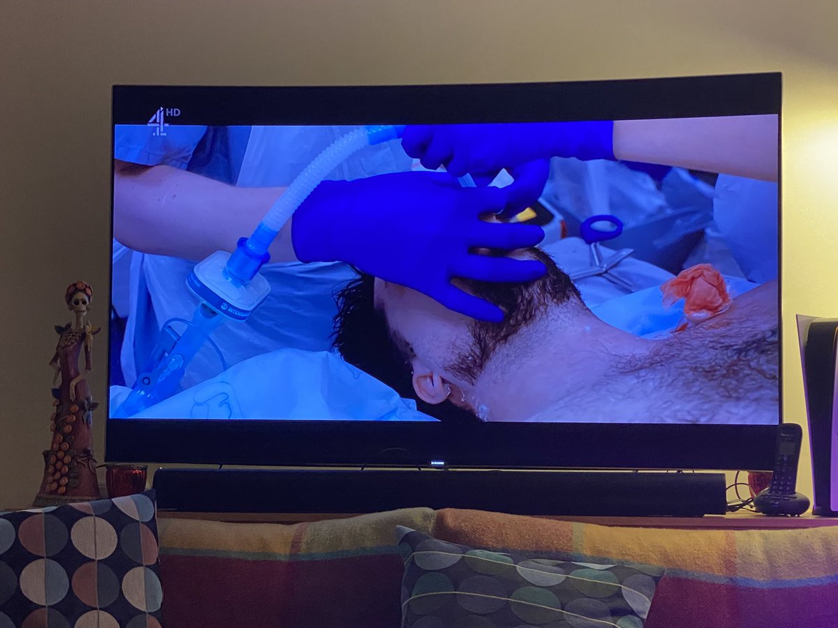 Dr Helgi tweet media