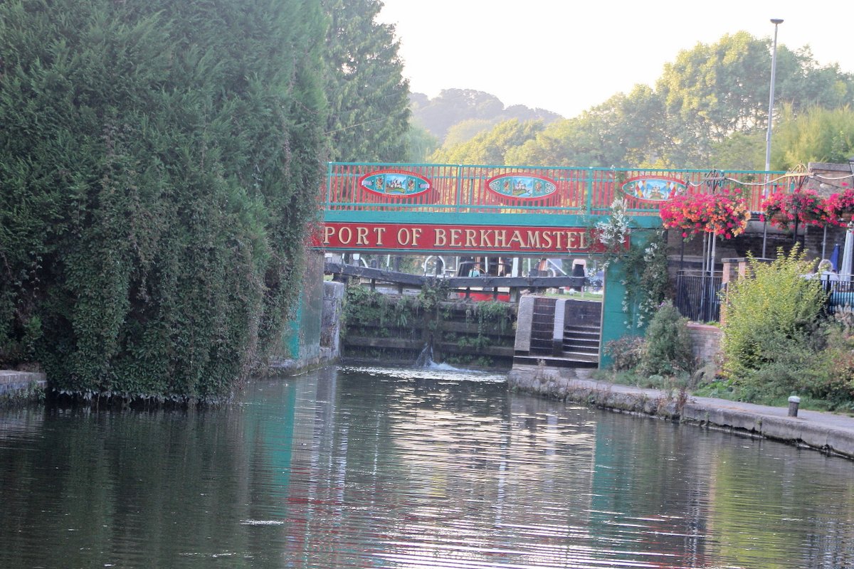 <a href="/OfficialSolario/">Solario Racing Syndicates & Hospitality</a> looking forward to Chamber video shoot tomor <a href="/ChuffedBaldwin/">Ben Baldwin</a> with <a href="/nickimeldrum/">Nicola Meldrum</a> @celebrantsuedob Chris Wilcox @nfum_hemel @VeeBharakda &amp; <a href="/RCThompson68/">Richard Thompson</a>.