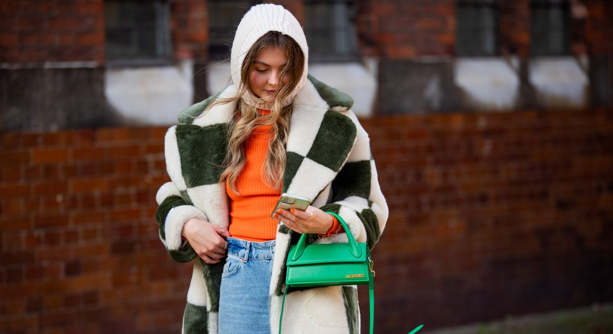 AveryEliz's tweet photo. All the Best Street Style from London Fashion Week on @bustle https://t.co/dlO9baLpNl https://t.co/6kmsU6G4D4