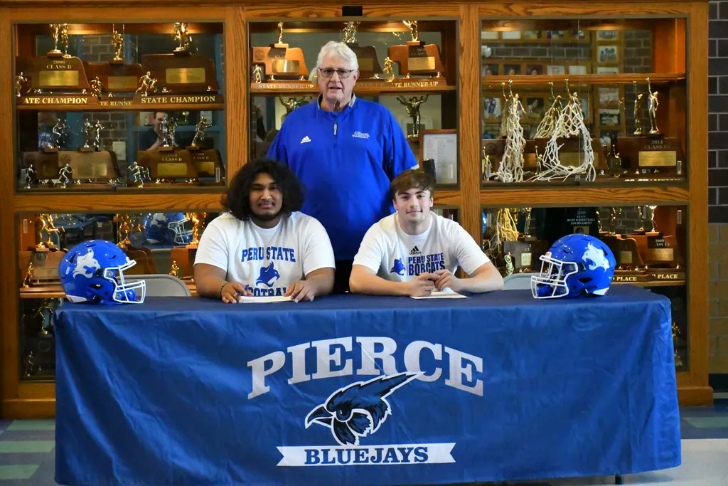 Congratulations to Christian Miller and Max Cooper for signing to play football and further their education at Peru State College. #piercebluejays https://t.co/xcU4YBQHVj