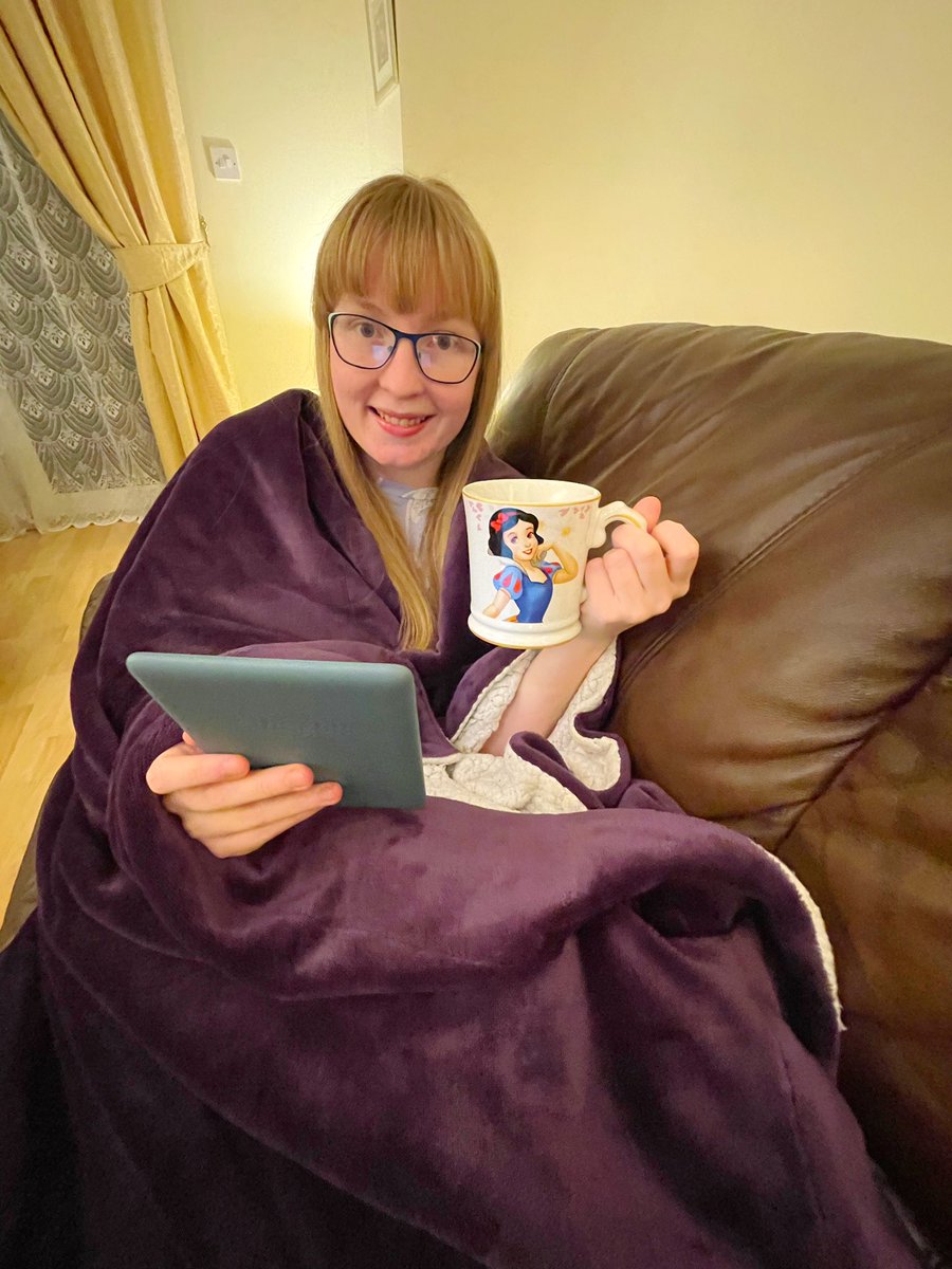 Miss_Beveridge's tweet photo. @HighparkPS #GetCaughtReading #HighparkLovesReading All settled in for the night with my cosy blanket, yummy hot chocolate and kindle! I love to read 📚😄 https://t.co/l3YxrEjF0z