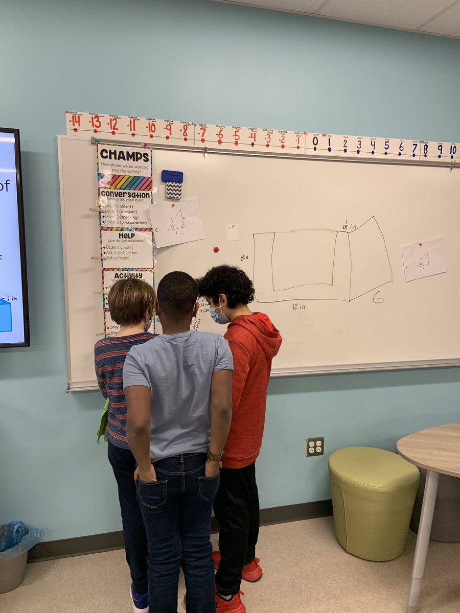 MrsSagrisK's tweet photo. Thinking Tasks! @LincJrHi @SkokieSD69 https://t.co/1yTUT7S9Yn