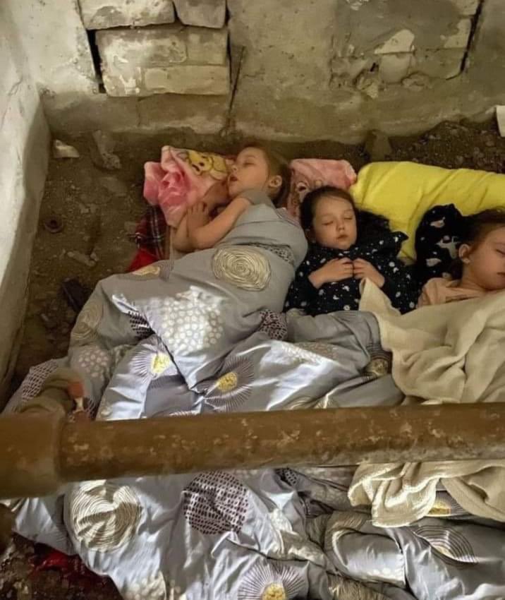 Kharkiv, #Ukraine.   Kids in a basement