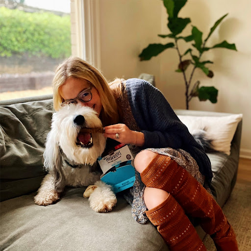 Give your best friend the best treat for clean teeth and fresh breath with Merrick Fresh Kisses.
📷: <a href="/cara_melized/">Caramelted</a>