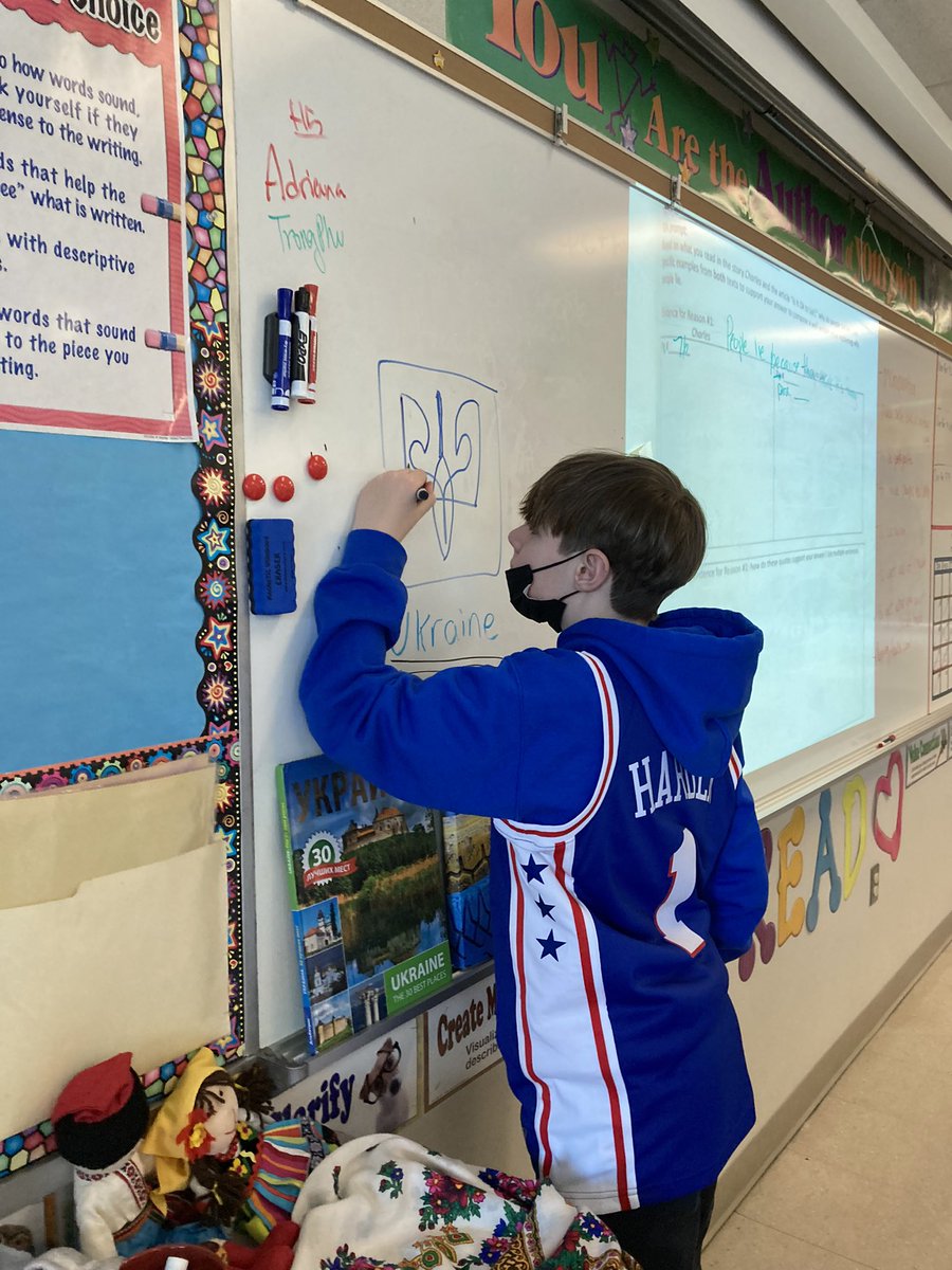 j_murmylo's tweet image. My students and I been engaging in conversations about Ukraine’s state of affairs. They are impressed by the heroic stories, and they are curious about this beautiful culture, which is my heritage. Here, they draw the Ukrainian tryzub as we trade stories. 🇺🇦 We #standwithukraine