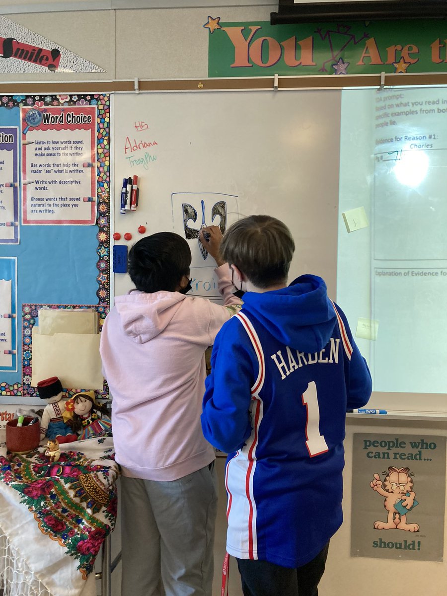 j_murmylo's tweet image. My students and I been engaging in conversations about Ukraine’s state of affairs. They are impressed by the heroic stories, and they are curious about this beautiful culture, which is my heritage. Here, they draw the Ukrainian tryzub as we trade stories. 🇺🇦 We #standwithukraine