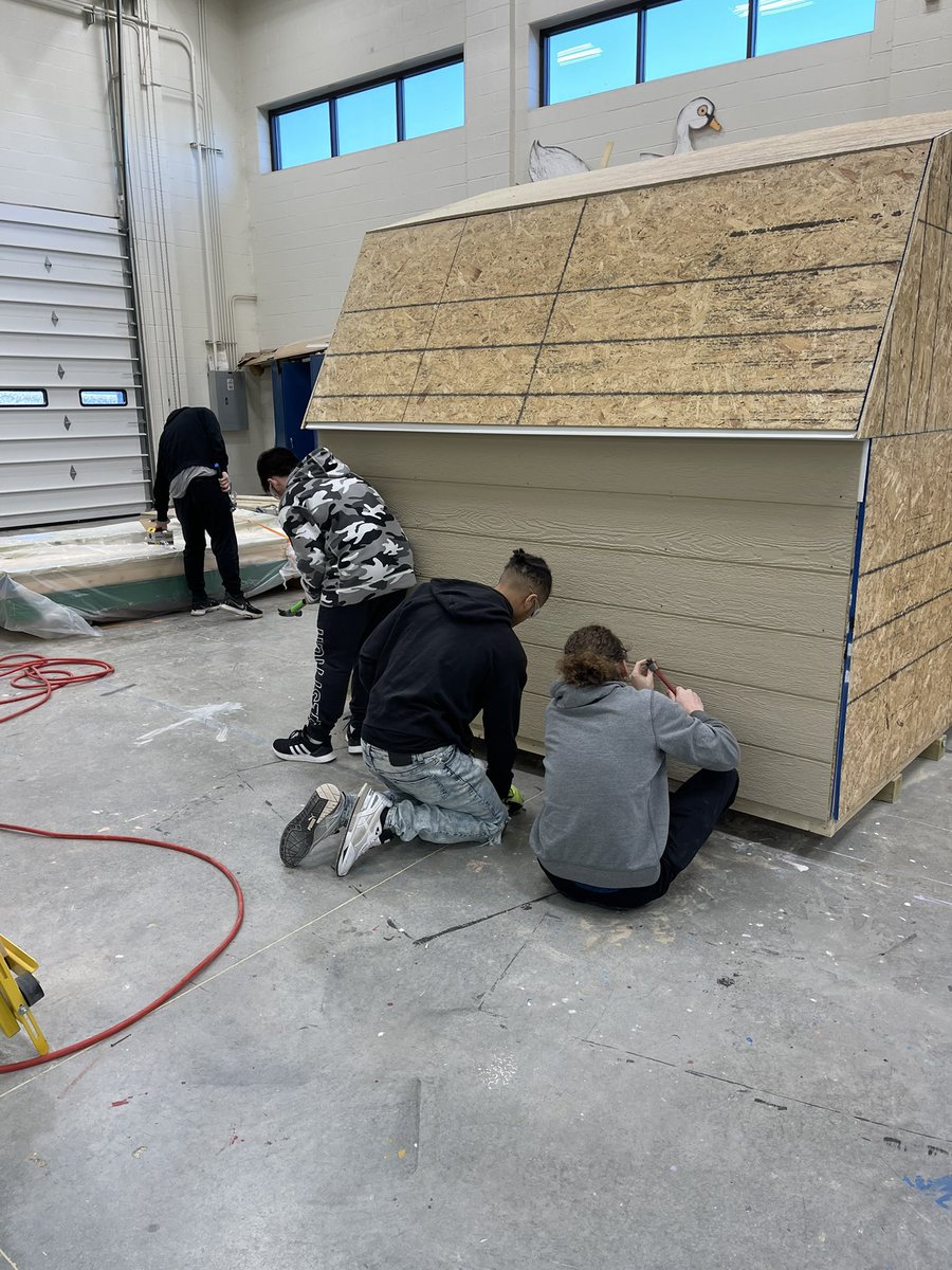 BCSCoastbuilder's tweet photo. Juniors learning exterior finishes. https://t.co/lRz0BcoDcL