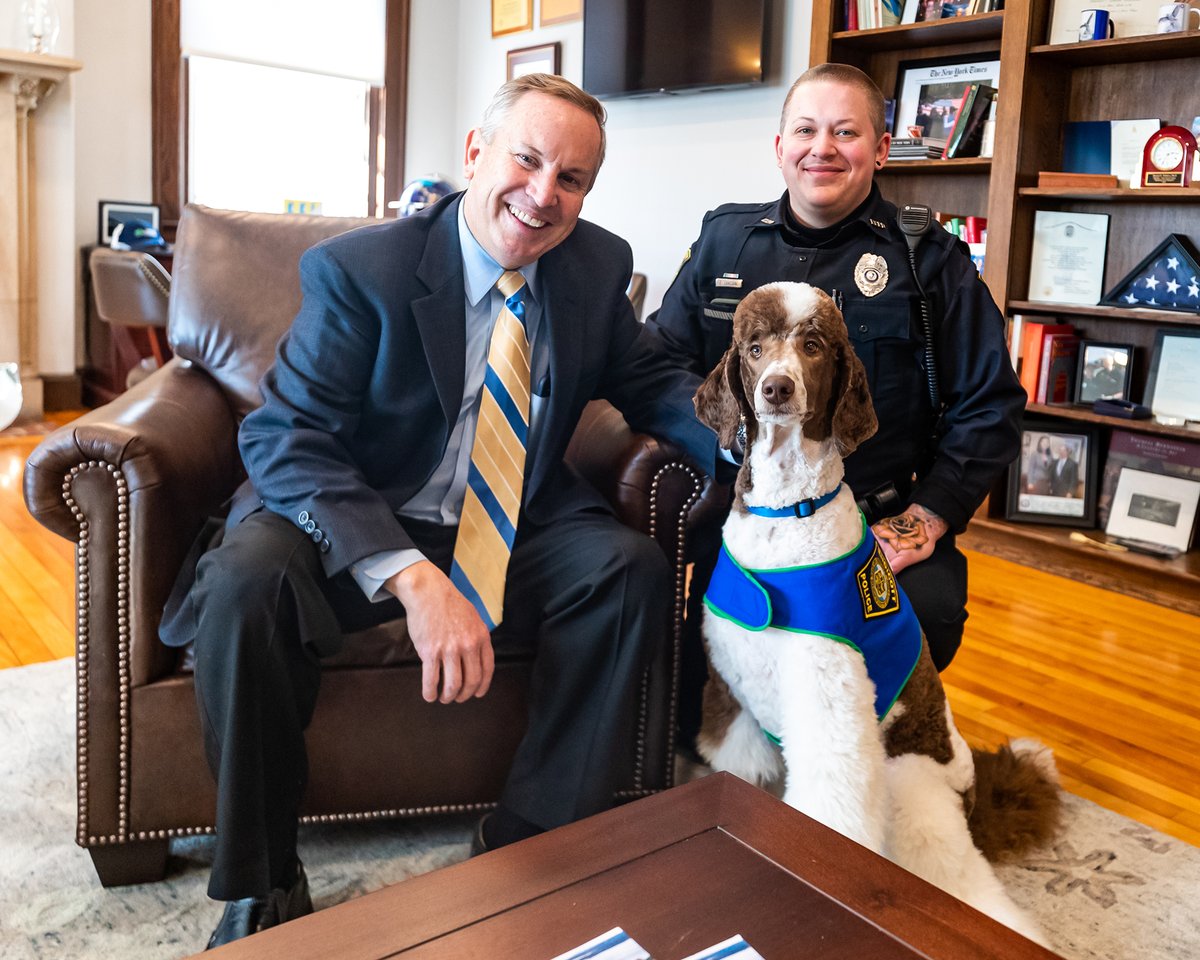 Dr_DiSalvo's tweet photo. How exciting to help @EndicottPD welcome our newest Gull this afternoon! Gary, a standard poodle from @HeroPups, will serve as a comfort dog for students on campus with his handler Officer Elliot Lanciani. https://t.co/7yvbZYccmk