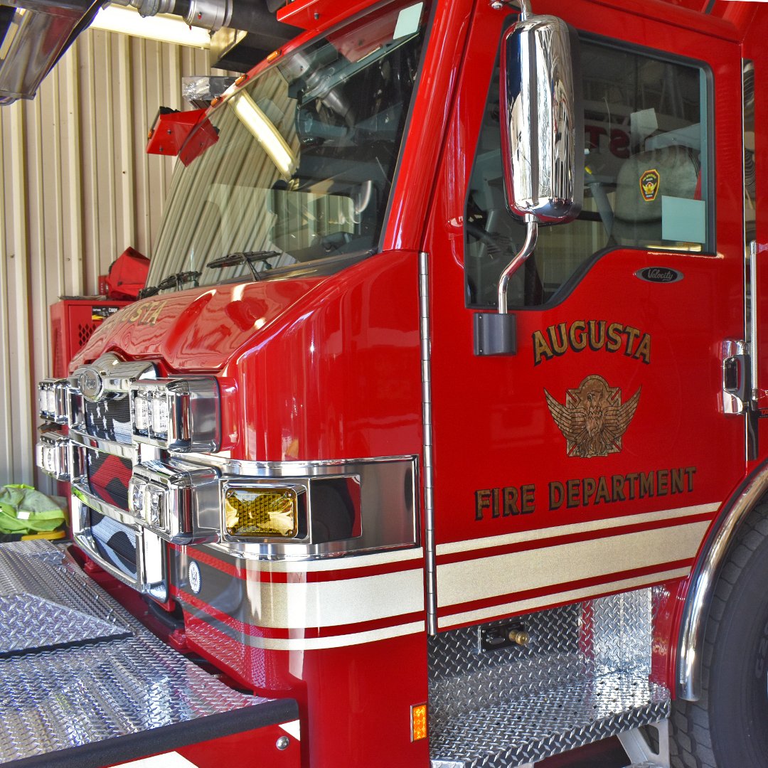 augustafiredept's tweet photo. Your #SPLOST 💵 at work. Here are some images of the brand new Truck 4 that will be housed at Station #6 on Richmond Hill Rd.
It will be in service in the month of March.
AFD was able to upgrade our equipment thanks to you! 🚒 #Augusta @CityofAugusta https://t.co/y3zQvCXBBh