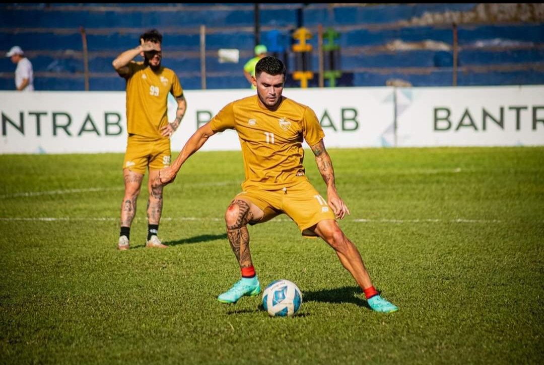 Si es de Dios, ni aunque te quites
🙏🏼⚽️🤴🏻💪🏼
Si no es de Dios, ni aunque te pongas👏🏼