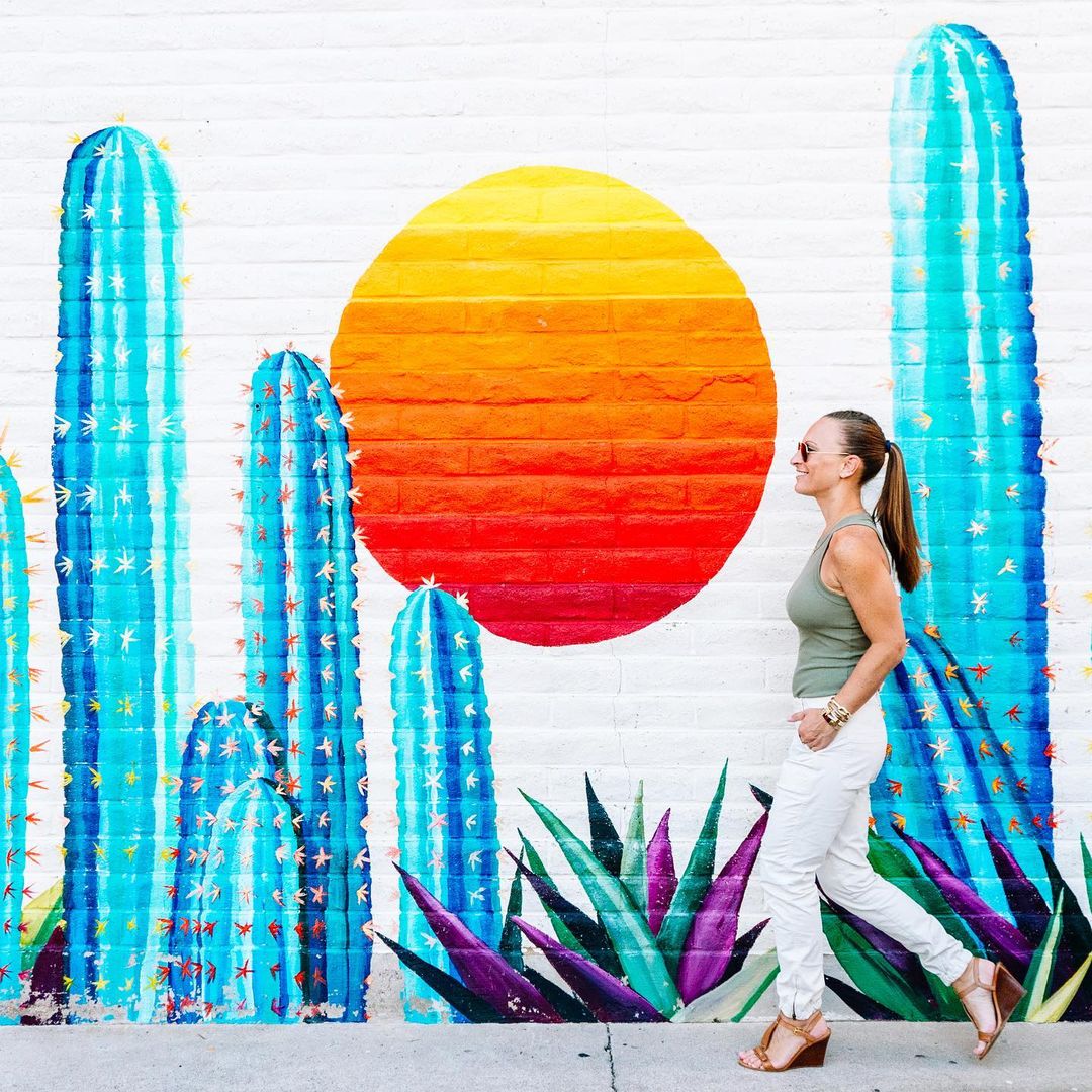 Millennium_USA's tweet photo. Slip into a sunshine state of mind in Scottsdale. ☀️🌵Painted by artist Lauren Lee, the #ItsThatHot mural perfectly captures the year-round vibrancy of our city.
📍10 minutes’ drive
📸 IG: allisoncolejewelry
#MyMillennium #Millennium #Scottsdale #Arizona #Travel #Art #Mural https://t.co/GGuQGZcwtq