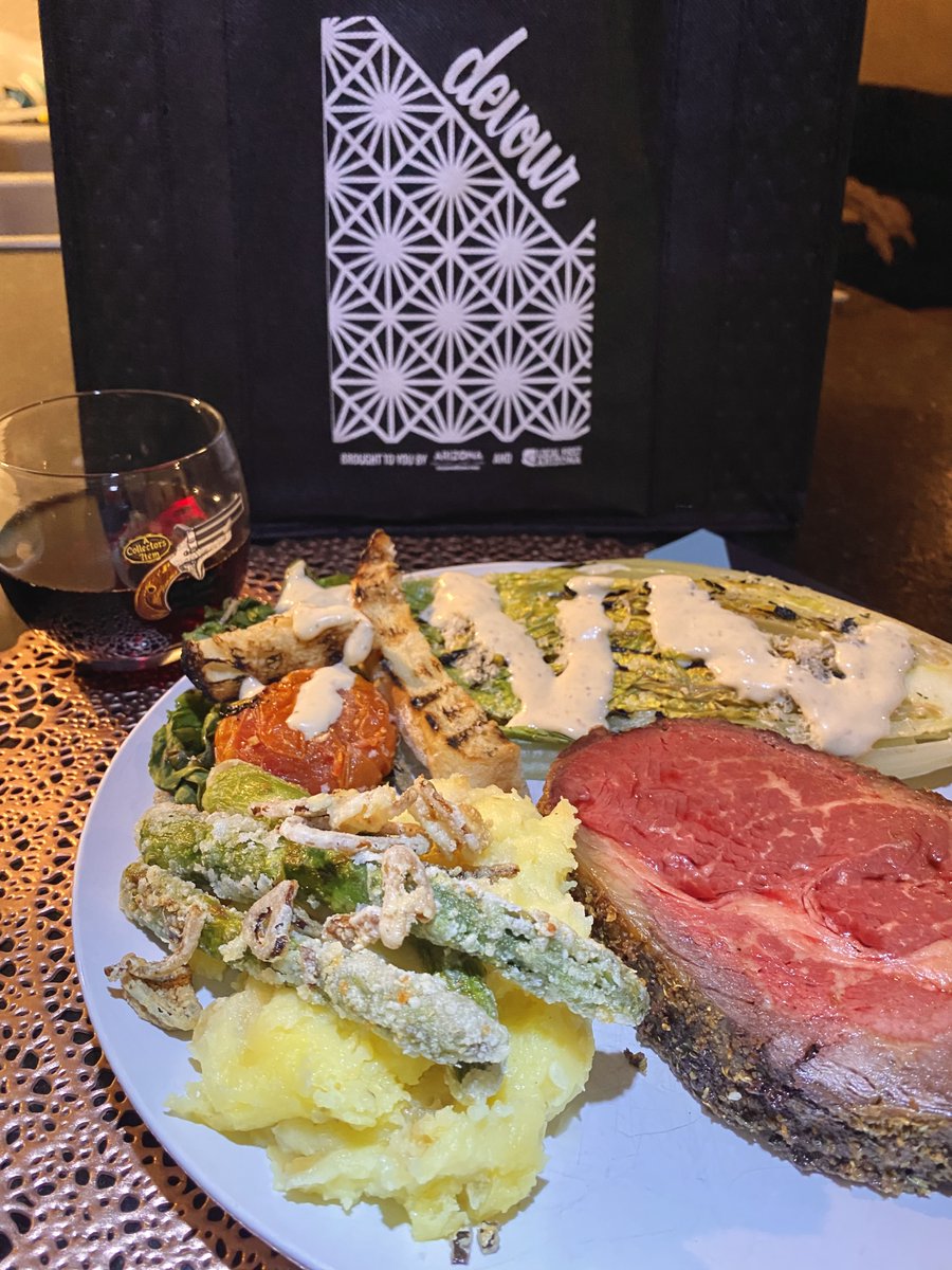 devourphoenix's tweet image. This is us looking at all your #DevourPhoenix photos 😍🤤🙌🏼 Thank you to everyone who made Devour at Home a success! We’re talking sponsors, chefs, volunteers, and of course you wonderful people supporting local restaurants! ❤️