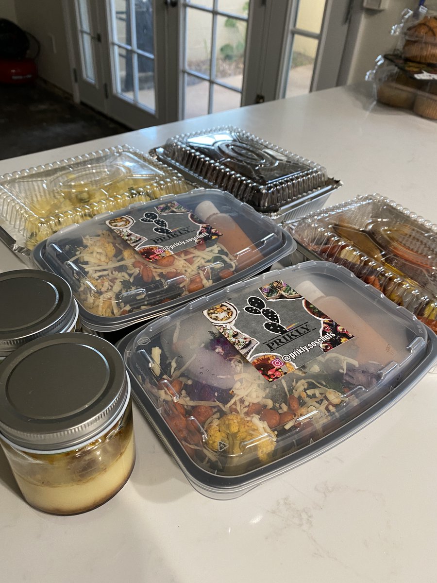 devourphoenix's tweet image. This is us looking at all your #DevourPhoenix photos 😍🤤🙌🏼 Thank you to everyone who made Devour at Home a success! We’re talking sponsors, chefs, volunteers, and of course you wonderful people supporting local restaurants! ❤️