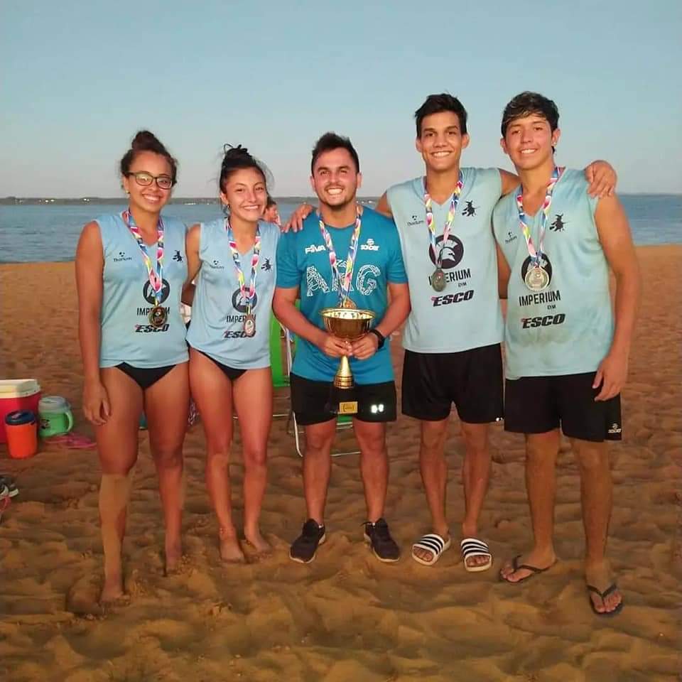 En Posadas, se desarrolló la etapa Clasificatoria de los Juegos Nacionales Evita de Playa. Las disciplinas que participaron de esta etapa fueron:
Canotaje, StandUp Paddle (SUP), Vóley de Playa y Beach Handball.
#PosadasLindaDeNuevo 
#PosadasDeportiva