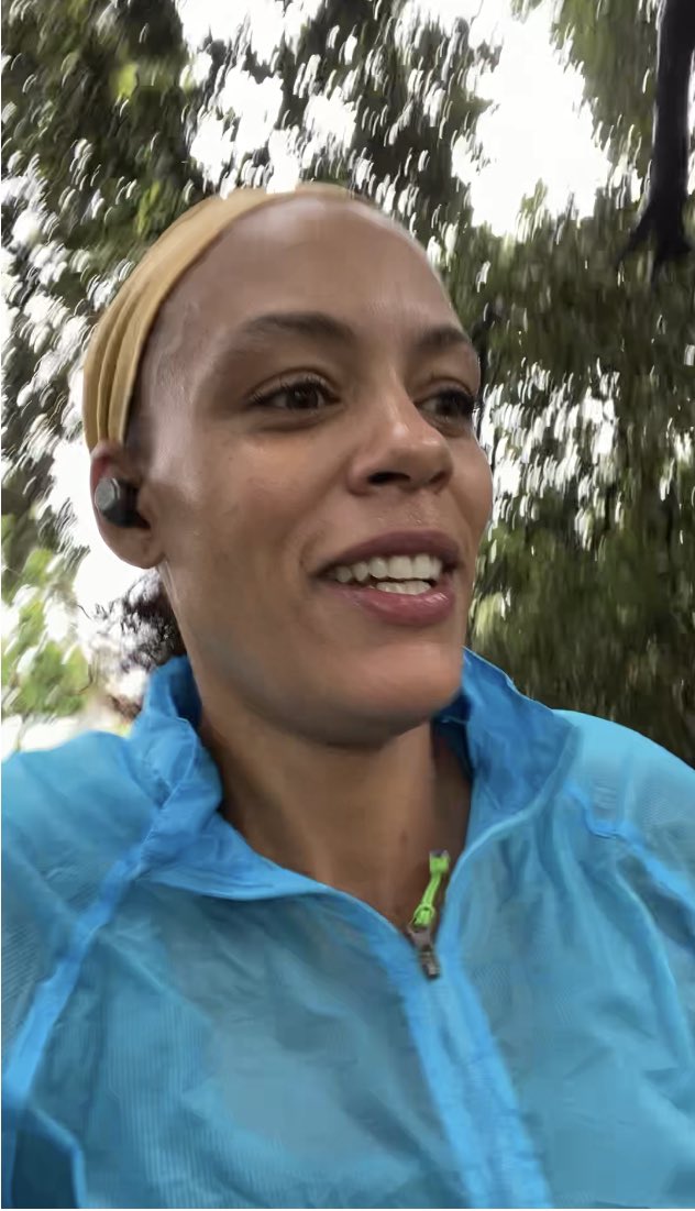 romavanderwalt's tweet photo. @strategywoman Sending strength and solidarity from Sydney, Australia. Running in Ukrainian colours. 💙💛 https://t.co/tuEpo479K8