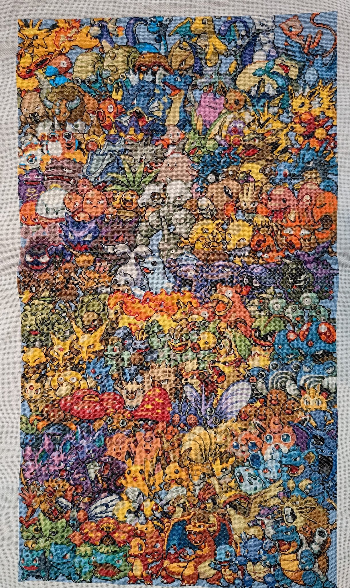 そるてぃっち 初代ポケモンのクロスステッチ完成です 初心者でクロスステッチがどれだけ時間のかかるものかほぼ分からない状態で始めて 完成までに約9ヶ月かかるなんて思ってなかった 息子も大喜びで沢山褒めてくれました 256w X 450h 115 0目