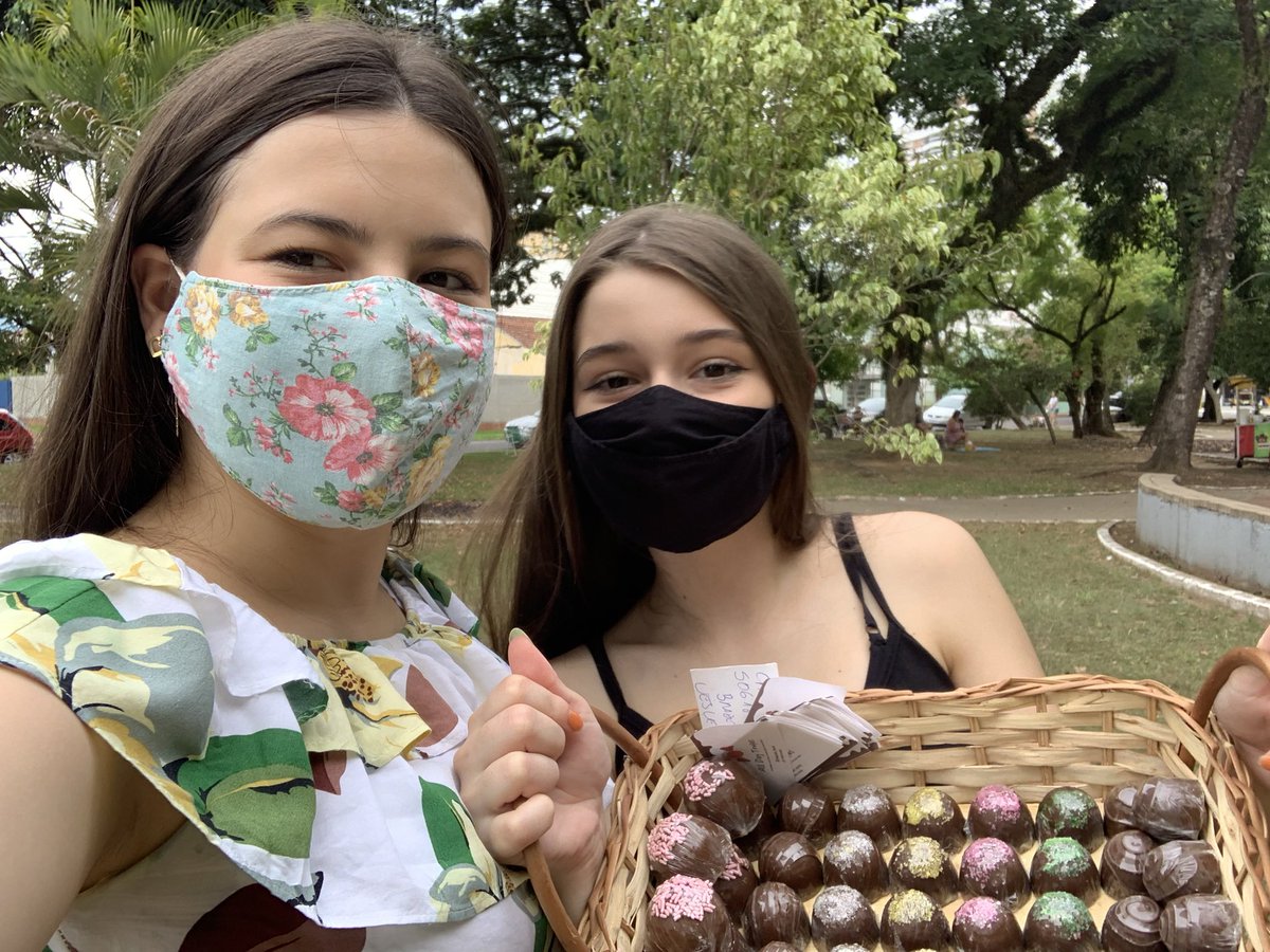 allday_trufas's tweet image. Oie!! Eu e minha irmã somos uniters desde 2019 e um dos nossos maiores sonhos sempre foi conhecer o Now United. E mesmo sem condições financeiras no momento conseguimos comprar os ingressos para a WYFT em Porto Alegre somente vendendo trufas de || Continuação nos comentários +