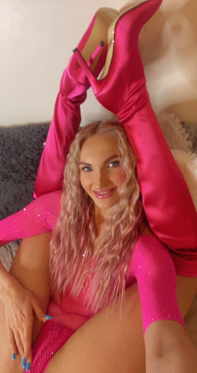 1MaryLight's tweet photo. 💗🌝😇 happy to feel ur love ! @camsmodels @camsdotcom @Dance4meee @streamray  @StreamrayCams @MobileMFC @MyFreeCams https://t.co/PkAvlh97UL