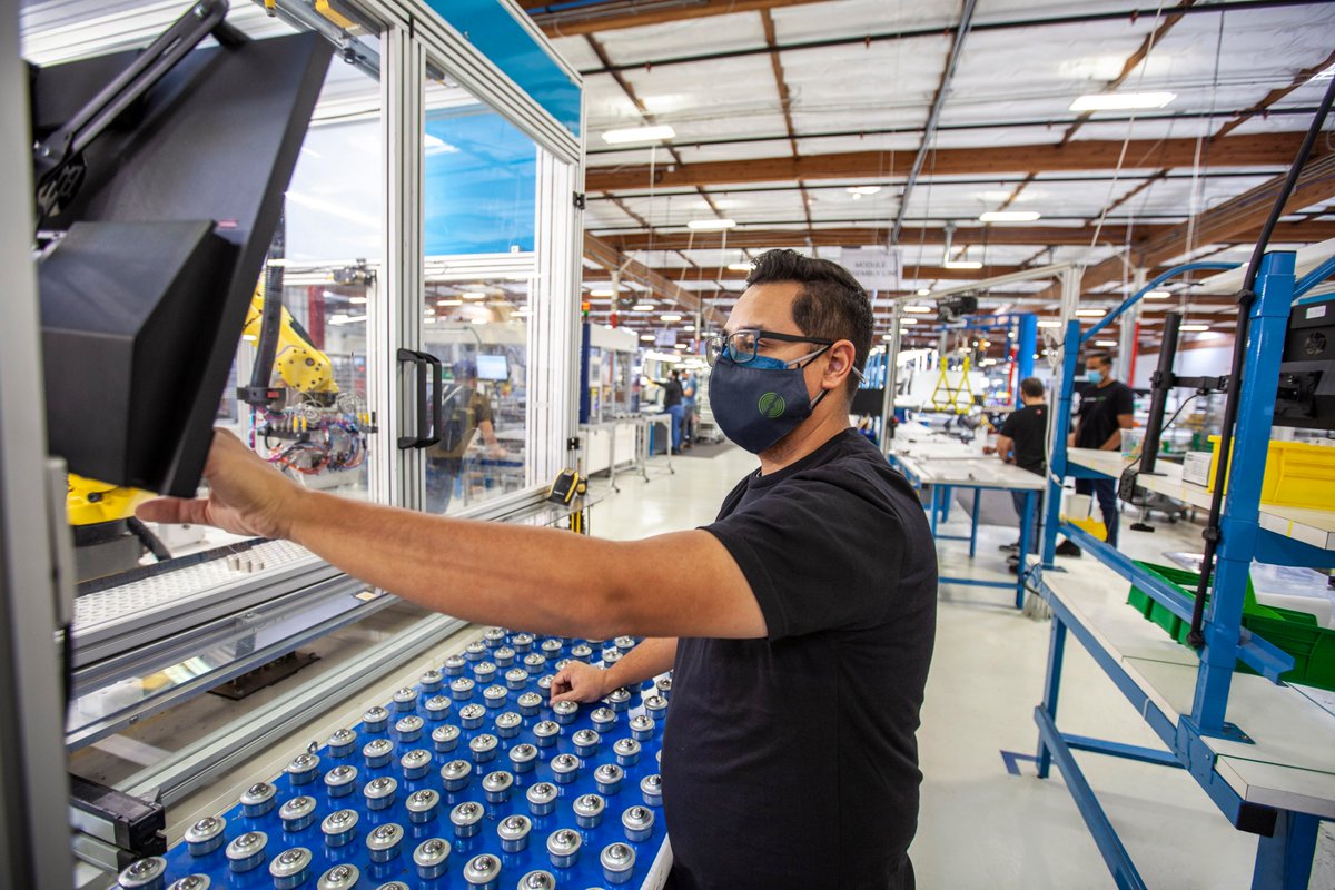 romeopowerinc's tweet image. #Configurability | We develop electromechanical architectures holistic of their surrounding environments to achieve maximum packaging efficiency, weight and safety. Our team works flawlessly from concept to production, creating configured and optimized packs for each application.