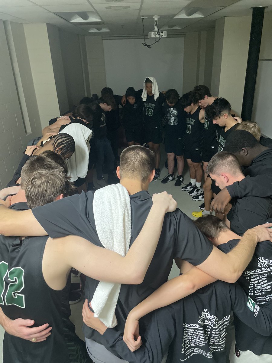 This is what’s it’s all about! #Family isn’t just a saying in our program. Love you fellas! #proudcoach 🤟<a href="/JoshuaBartley15/">Joshua Bartley</a> <a href="/nolansexton5/">nolan sexton</a> <a href="/connellykyle806/">KConnelly</a> @TheJalenHill5 <a href="/BalcomTalon/">Talon Balcom</a> <a href="/Quinn_Keeler/">Quinn Keeler</a> <a href="/ViramontezJesse/">Jesse Viramontez</a> <a href="/PierceRichards8/">Pierce Richards</a> <a href="/OvermyerPatrick/">Patrick Overmyer</a> <a href="/hollisstephens0/">Hollis Stephens</a> <a href="/BurninghamTrent/">Trenton Burningham</a>