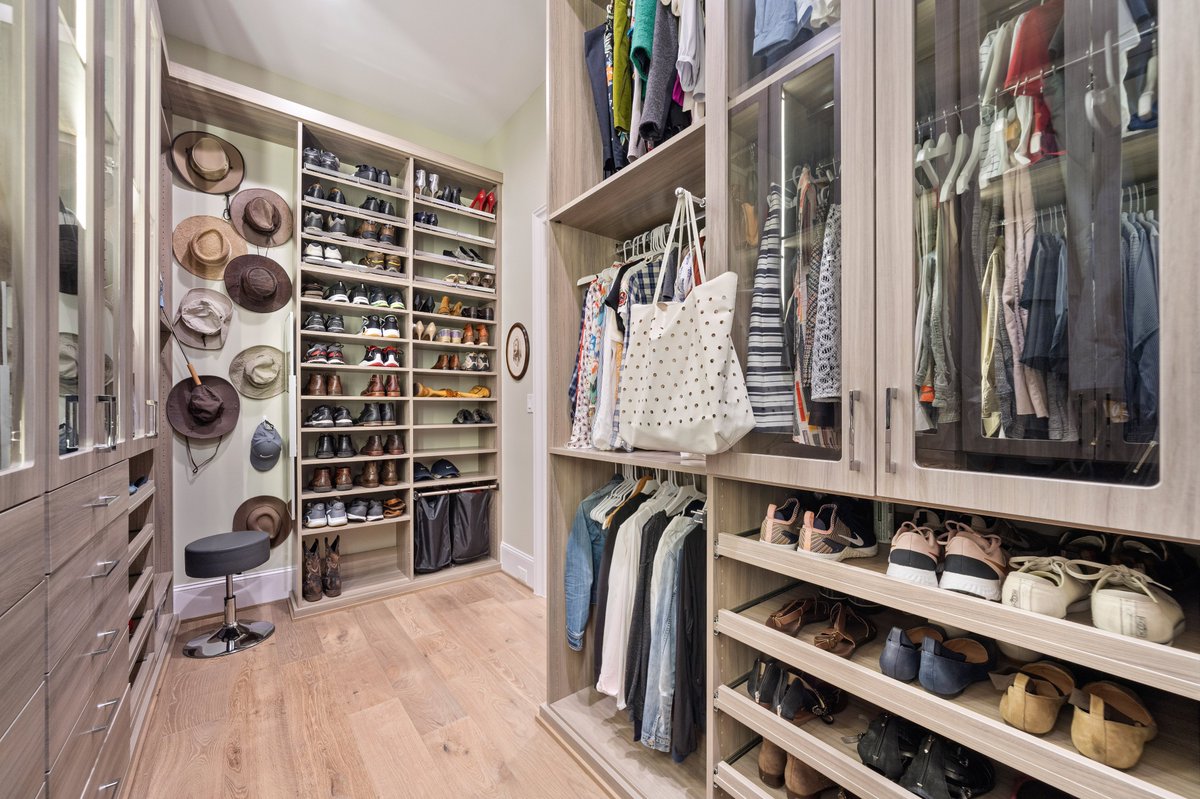 We are exciting to bring to you a brand new closet pricing guide!  Find out what effects the cost of your custom system and get ready to build out something amazing!

Closet Pricing Guide: spacemanager.com/custom-closet-…