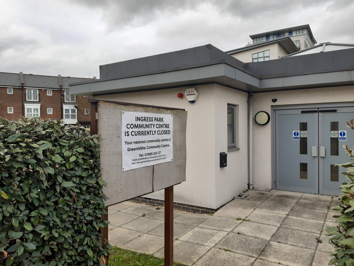 antbex74's tweet photo. What a pity @CrestNicholson can't practice what they preach at Ingress Park. A derelict community centre we can't use and derelict offices where our shops were meant to be! #Disgusting https://t.co/bMg0it48s3
