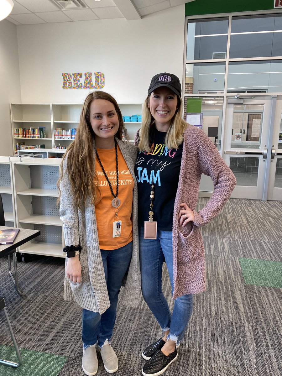 jess_applegate's tweet photo. @Rockwall_HS will always be a part of me. Thanks to my friends and former ELA coworkers, Mrs. Demand and Mr. Ueckert for coming to read to my @GarciaGators 4th graders during Read Across America Week! https://t.co/X0eBAQJSzV
