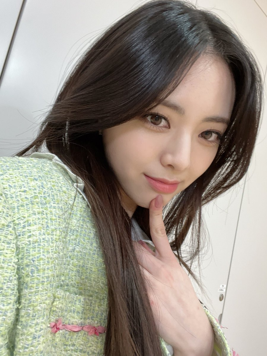 GirlgroupsBR's tweet image. FAÇAM ALGUMA COISA! A Yoon do STAYC disse em uma call que gostaria de se aproximar da solista YENA, da Yujin do IVE e da Yuna do ITZY.

Alguém precisa avisar as gatas para formar essa beauty line. Como ficaria o nome da line, 4Y ou YYYY?

©️ STAYCBrasil