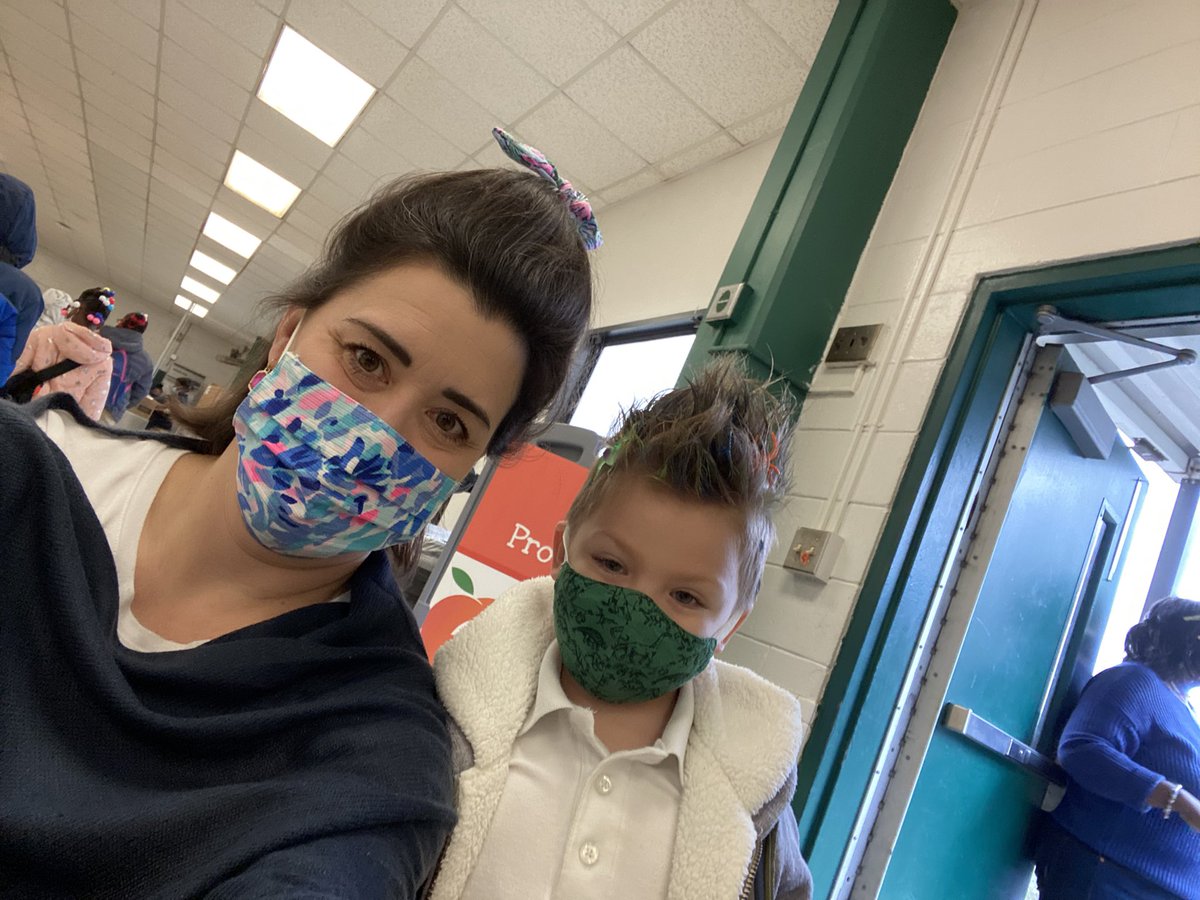 Whoville hair day! I love Read Across America!! <a href="/TchrMommy7/">Renee Anderson</a> <a href="/WindsorForestES/">Windsor Forest Elementary School</a>